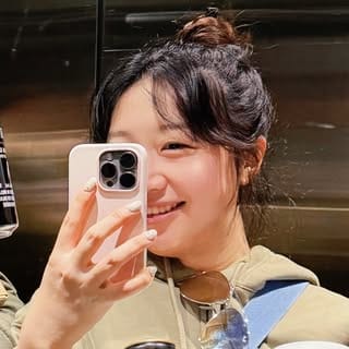 qizhan_illustrator, Art & DIY influencer in Canada