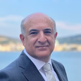 Ardeshir Ranjbari, Healthcare influencer in Toronto
