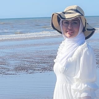 Naima Al Gwil, Dental Care influencer in UK