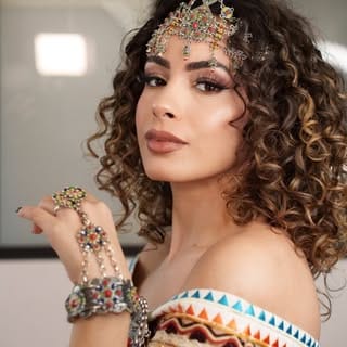 Hana Adjlia, Entertainment influencer in France