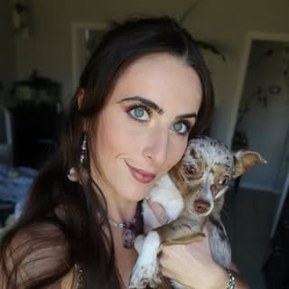 Brittany Parmely, Dogs influencer in France