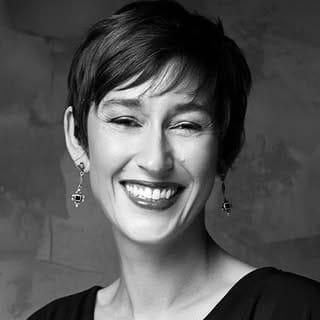 Valeria Plaisance | French Luxury Real Estate Expert, Real Estate & Property influencer in Bordeaux