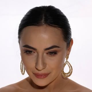 Vera Sargsyan, Automotive influencer in Lyon