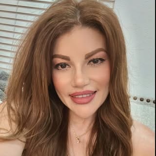 Emilys Beauty Salon, Salon & Grooming Services influencer in Los Angeles