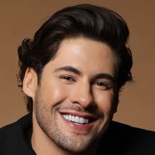 Marcos Freire, Art & DIY influencer in Brazil
