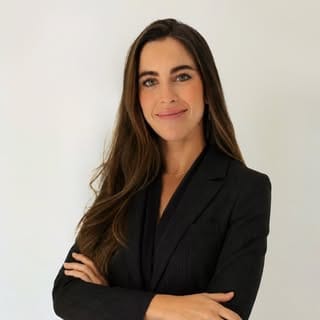 Dra. María Rogel, Skincare & Dermatology influencer in Spain