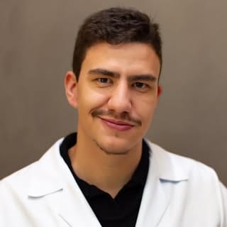 Yuri Medeiros, Dental Care influencer in Brazil