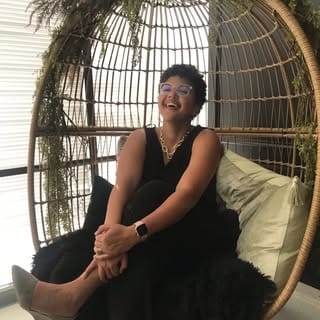 Dr. Whitney Trotter (she/her) Psychiatric NP, Mental Health influencer in Brazil