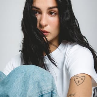 Natalia Lacunza, Music & Artists influencer in Brazil