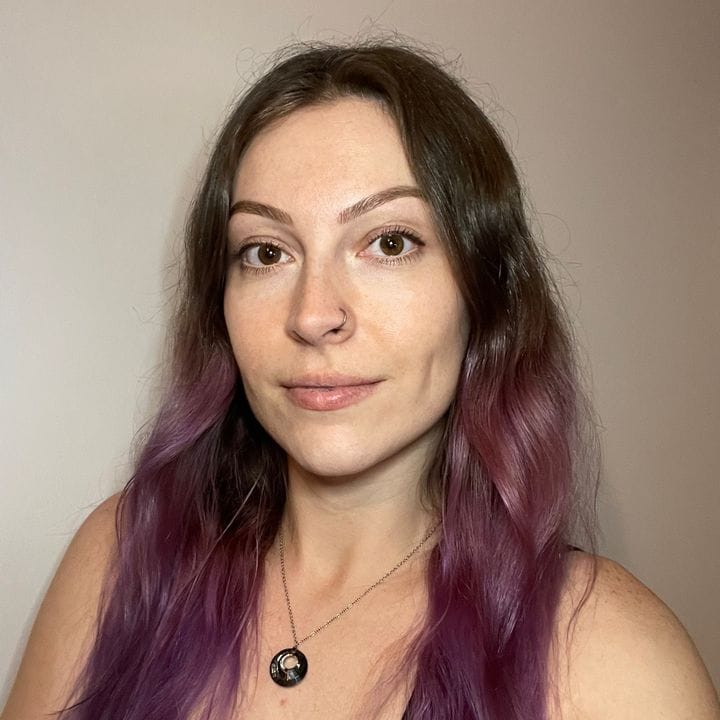 Anastasia @diariesofacodegirl, Technology influencer in Canada