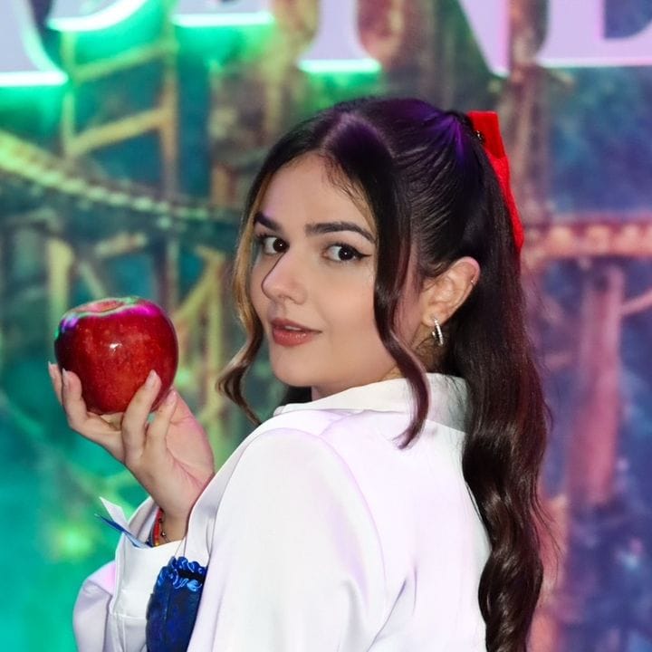 Majucca 🧜🏼‍♀️, Art & DIY influencer in USA