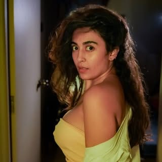 Jinal Joshi, Entertainment influencer in Mumbai