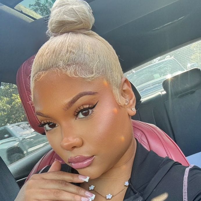 justbrittt_, Beauty & Skincare influencer in France