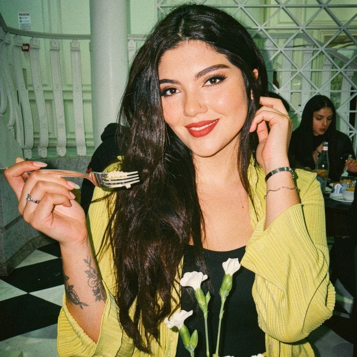 Elizabeth Medellin, Travel influencer in Mexico