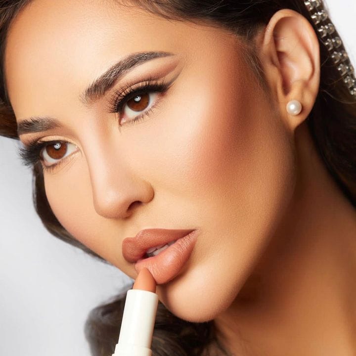 brittanybearmakeup, Spirituality & Religion influencer in France