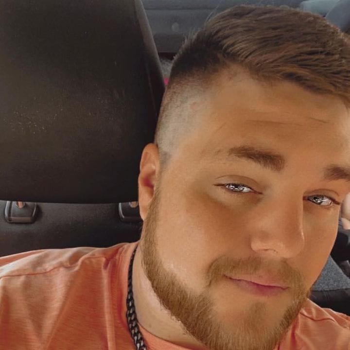 Johnathan, eCommerce/DTC influencer in South Korea