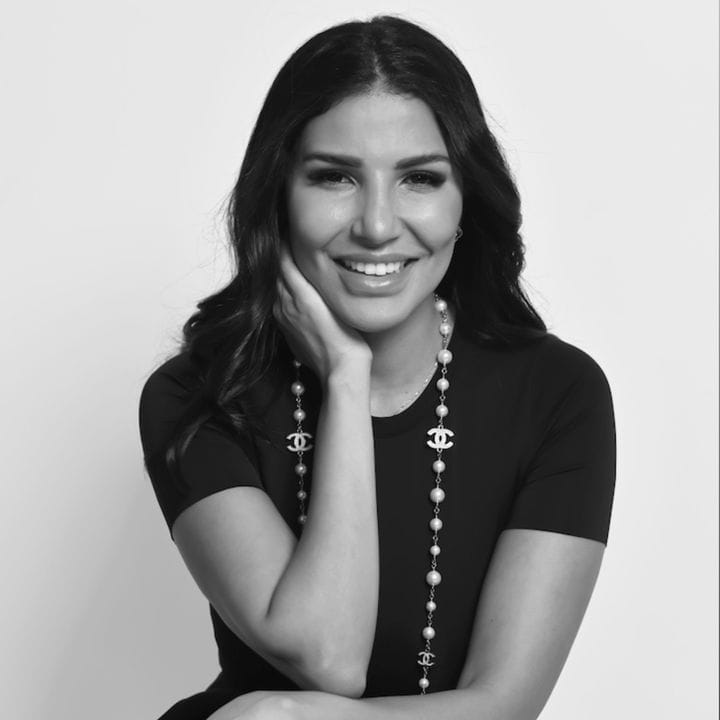 Dalila Laaribi, Finance influencer in UAE