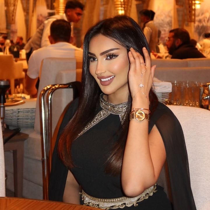 Roz⚡️, Music & Artists influencer in UAE