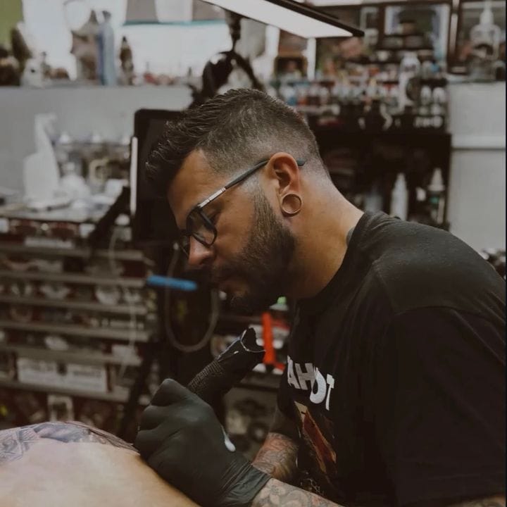 Esteban Delgado B, Art & DIY influencer in Costa Rica