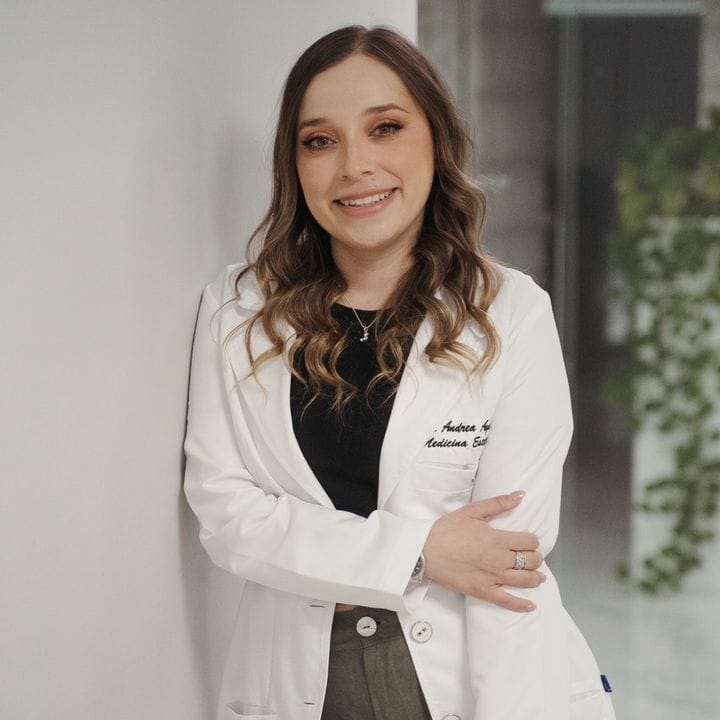 Dra Andrea Aguilar, Healthcare influencer in Costa Rica