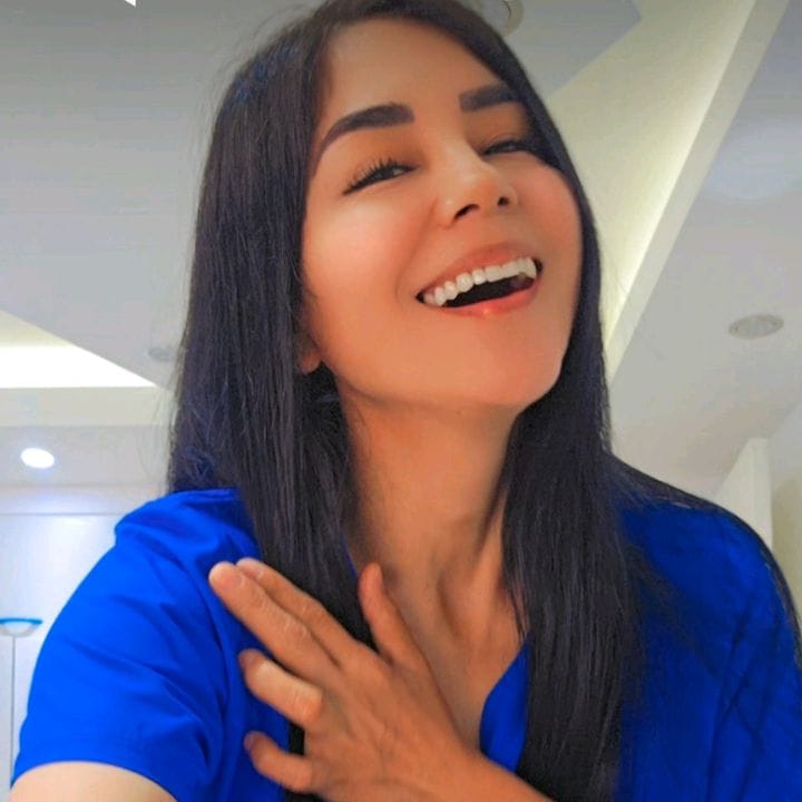 DRA.CUMBIAMBERA, Healthcare influencer in Costa Rica