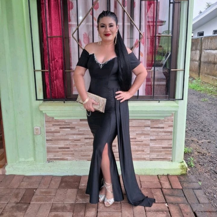 🇨🇷𝓚𝓪𝓻𝓵𝓪 💋𝓖𝓮𝓶𝓮𝓵𝓪, Spirituality & Religion influencer in Costa Rica
