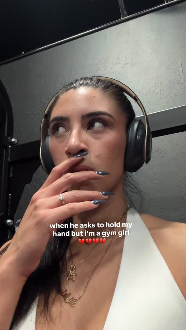 Post 10 by AVA COLLINS on Instagram (video)