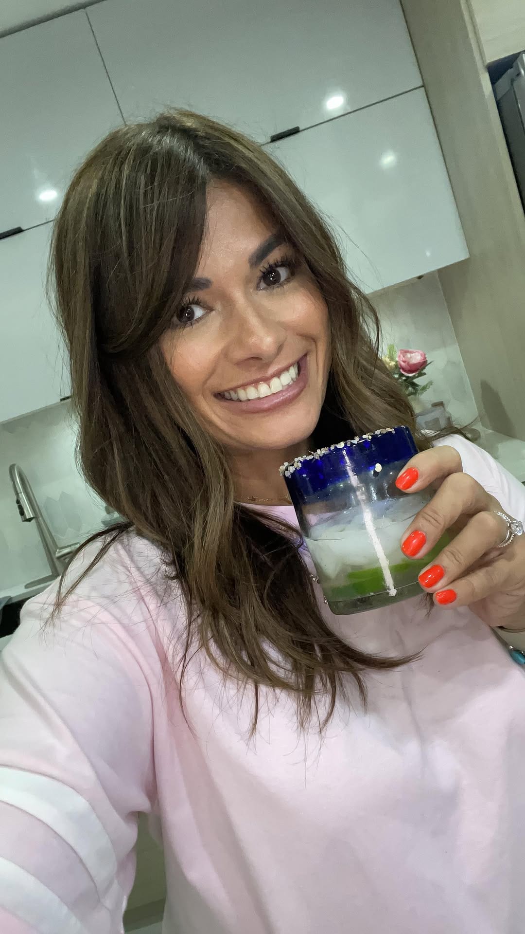 Post 9 by Mayra Alejandra on Instagram (video)
