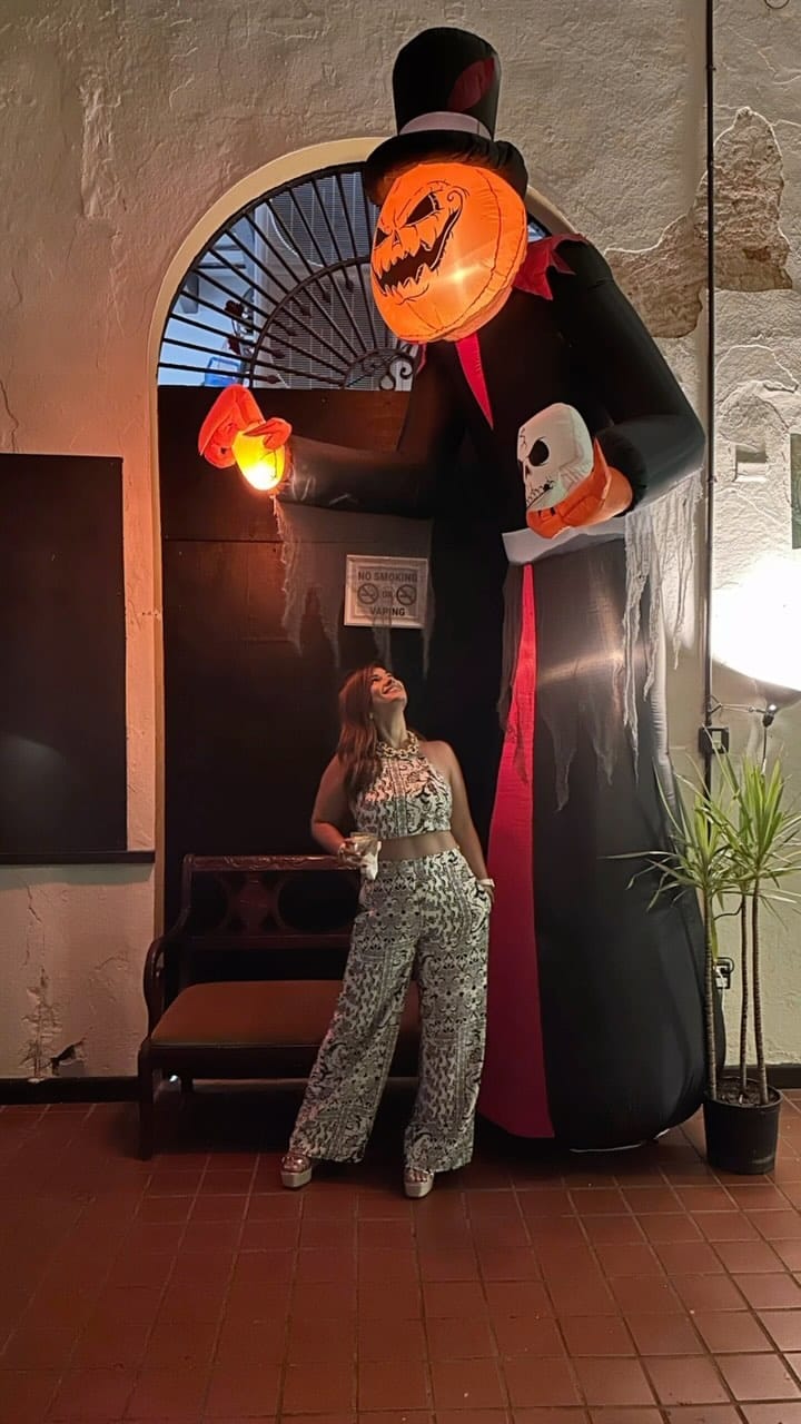 Post 6 by Mayra Alejandra on Instagram (video)
