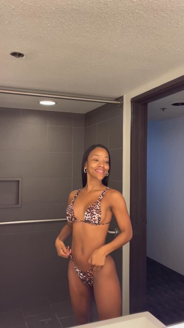 Post 2 by GiNiele GiGi on Instagram (video)
