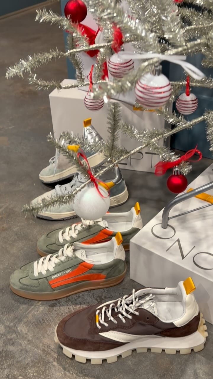 Post 12 by Barlow Fashion on Instagram (video)