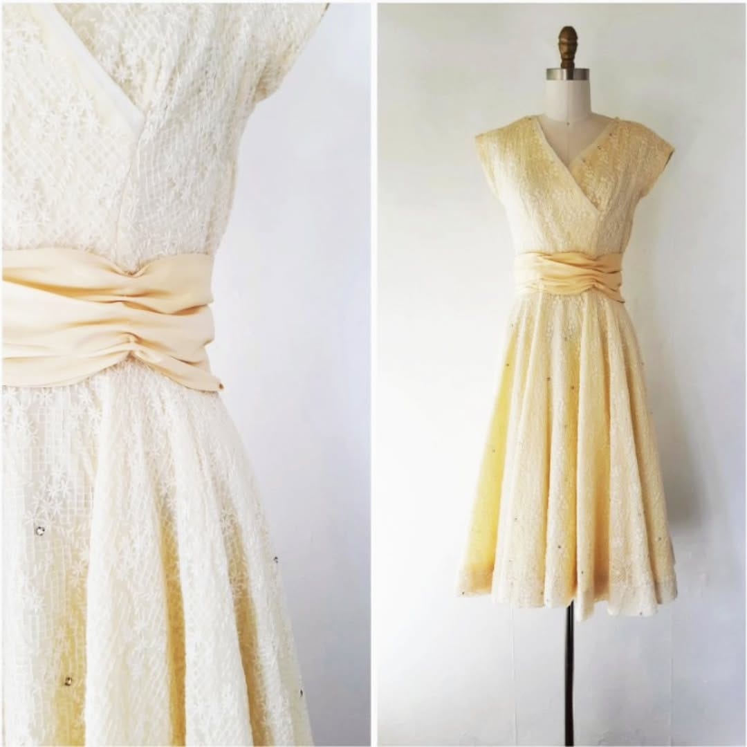 Post 2 by Vivian Vintage 8 | Antique & Vintage Fashion / Clothing on Instagram (image)