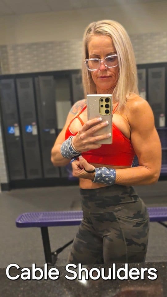 Post 8 by 𝐆-𝐋𝐎𝐕𝐄𝐒 on Instagram (video)