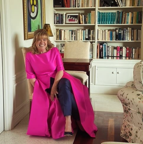 Post 3 by Lee Anderson Couture on Instagram (image)