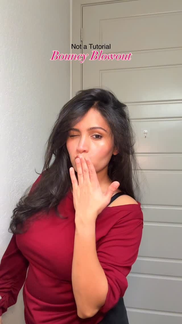 Post 2 by Heer Naik on Instagram (video)