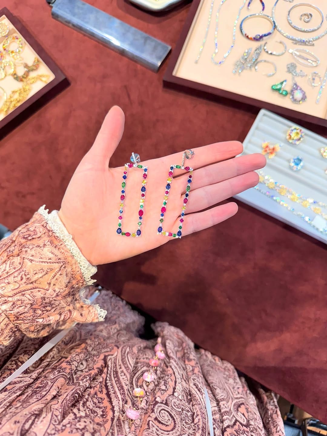 Post 5 by ZARIG on Instagram (carousel)