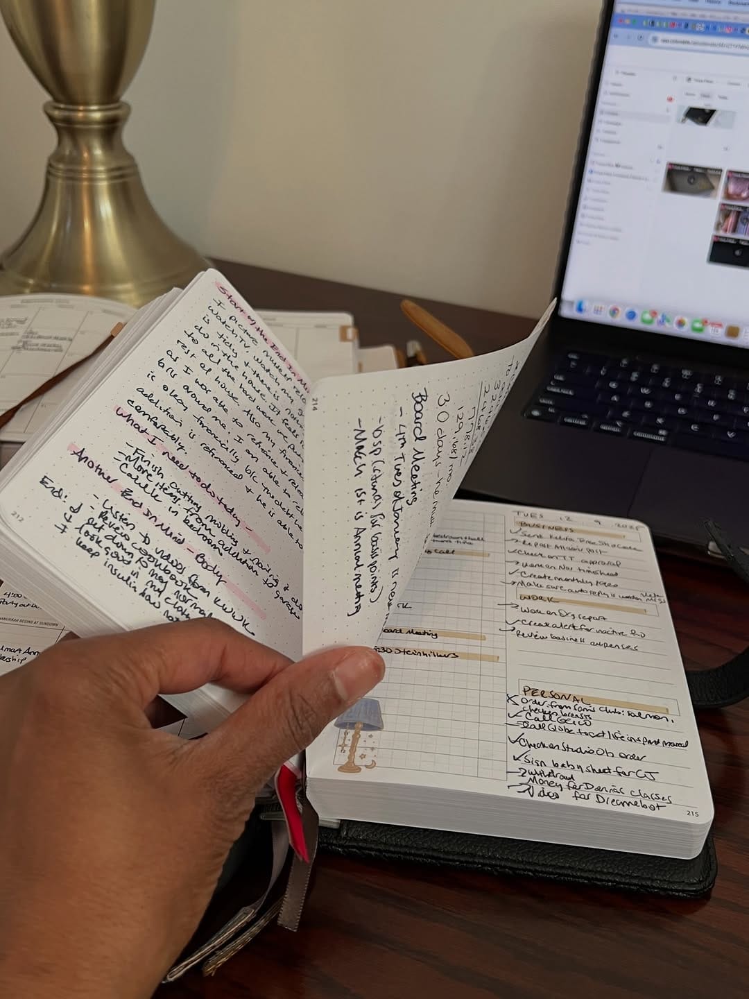 Post 4 by Tonya Plans 🖤 Planners on Instagram (image)