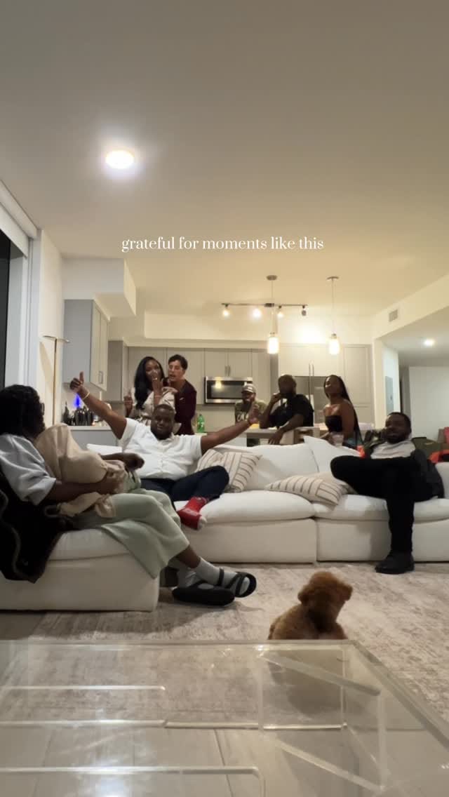 Post 4 by Desirae Shanice on Instagram (video)
