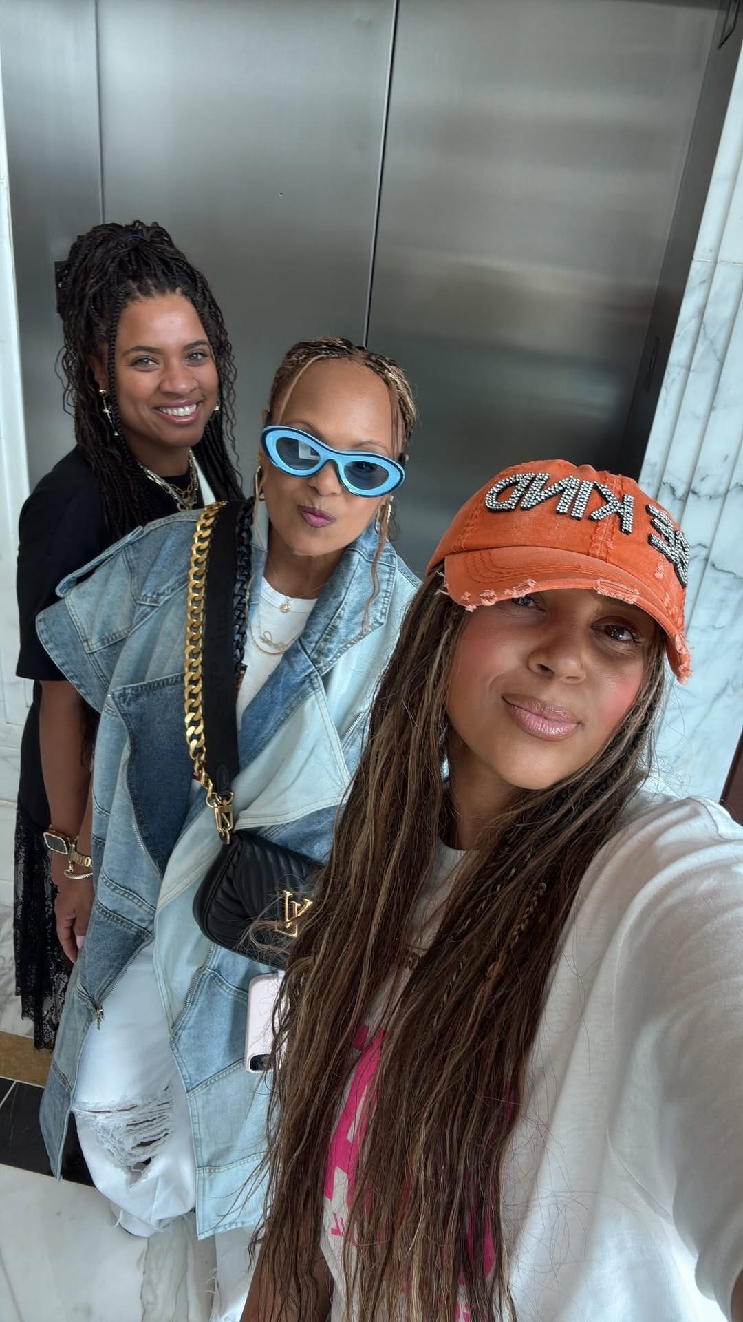 Post 8 by Kirstin Niche' on Instagram (video)