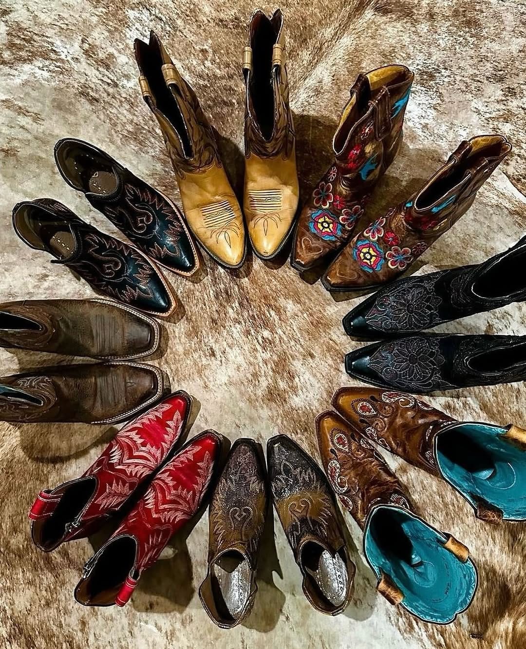 Post 12 by Kim l Cowgirl Style for Real Life on Instagram (carousel)