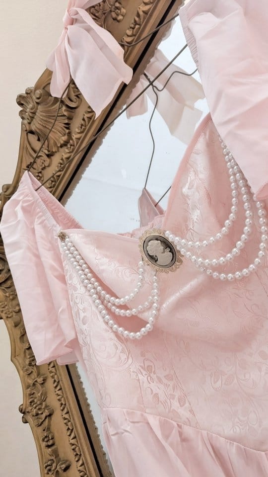 Post 11 by 𝓛𝓮𝓪𝓱 🌸 𝓵𝓪 𝓿𝓲𝓮 𝓮𝓷 𝓻𝓸𝓼𝓮 on Instagram (video)