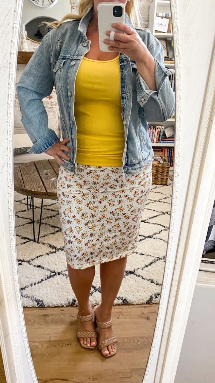 Post 11 by Bizzy Sewing Apparel (Amber aka Bizzy) on Instagram (video)