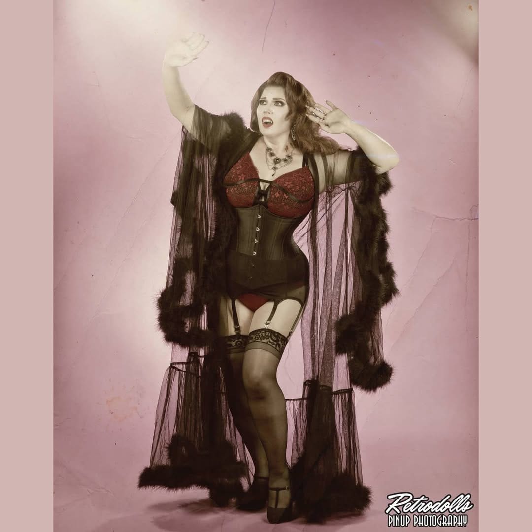 Post 7 by 𝗥𝗲𝘁𝗿𝗼𝗱𝗼𝗹𝗹𝘀 𝗣𝗶𝗻𝘂𝗽 𝗣𝗵𝗼𝘁𝗼𝗴𝗿𝗮𝗽𝗵𝘆 on Instagram (image)