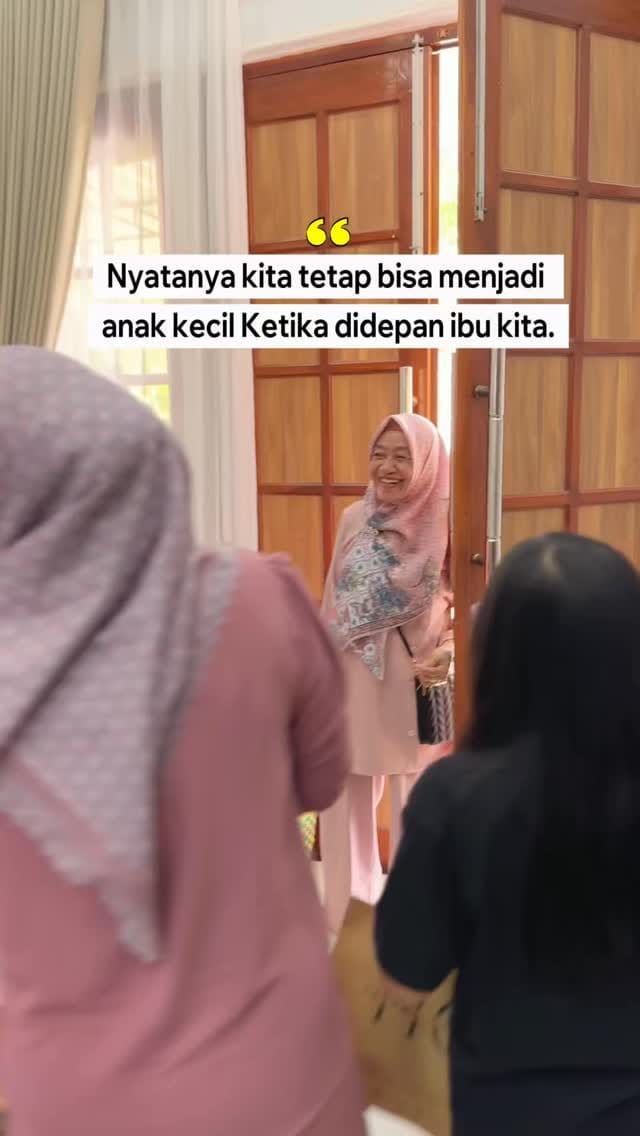 Post 1 by FASHION DAILY on Instagram (video)