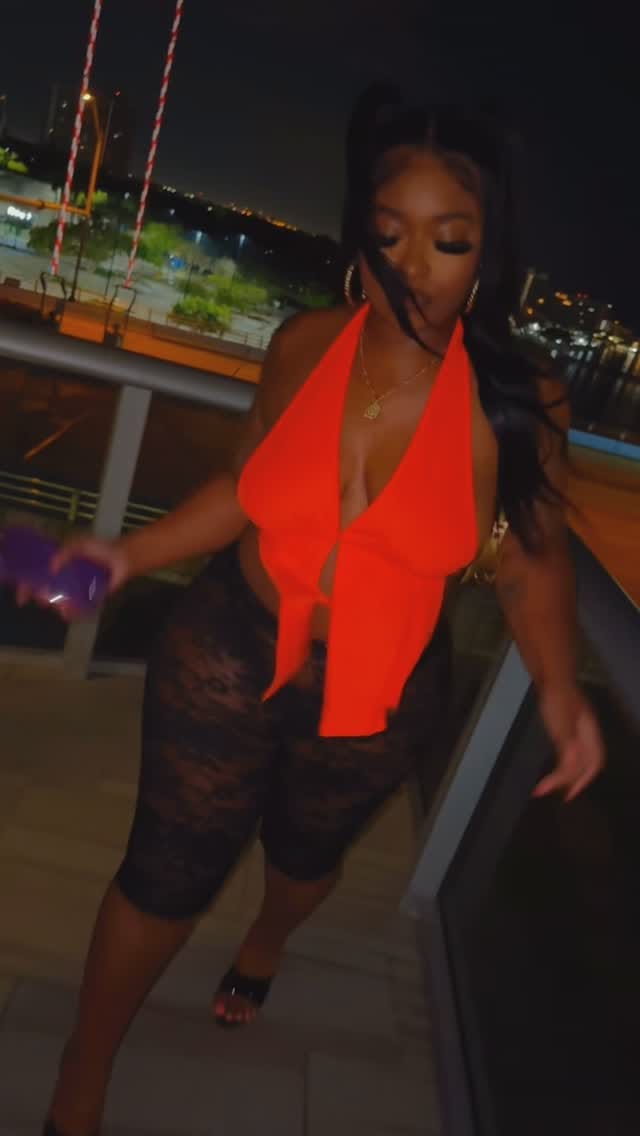Post 6 by Dakeirra Yasmeen🍀💕 on Instagram (video)