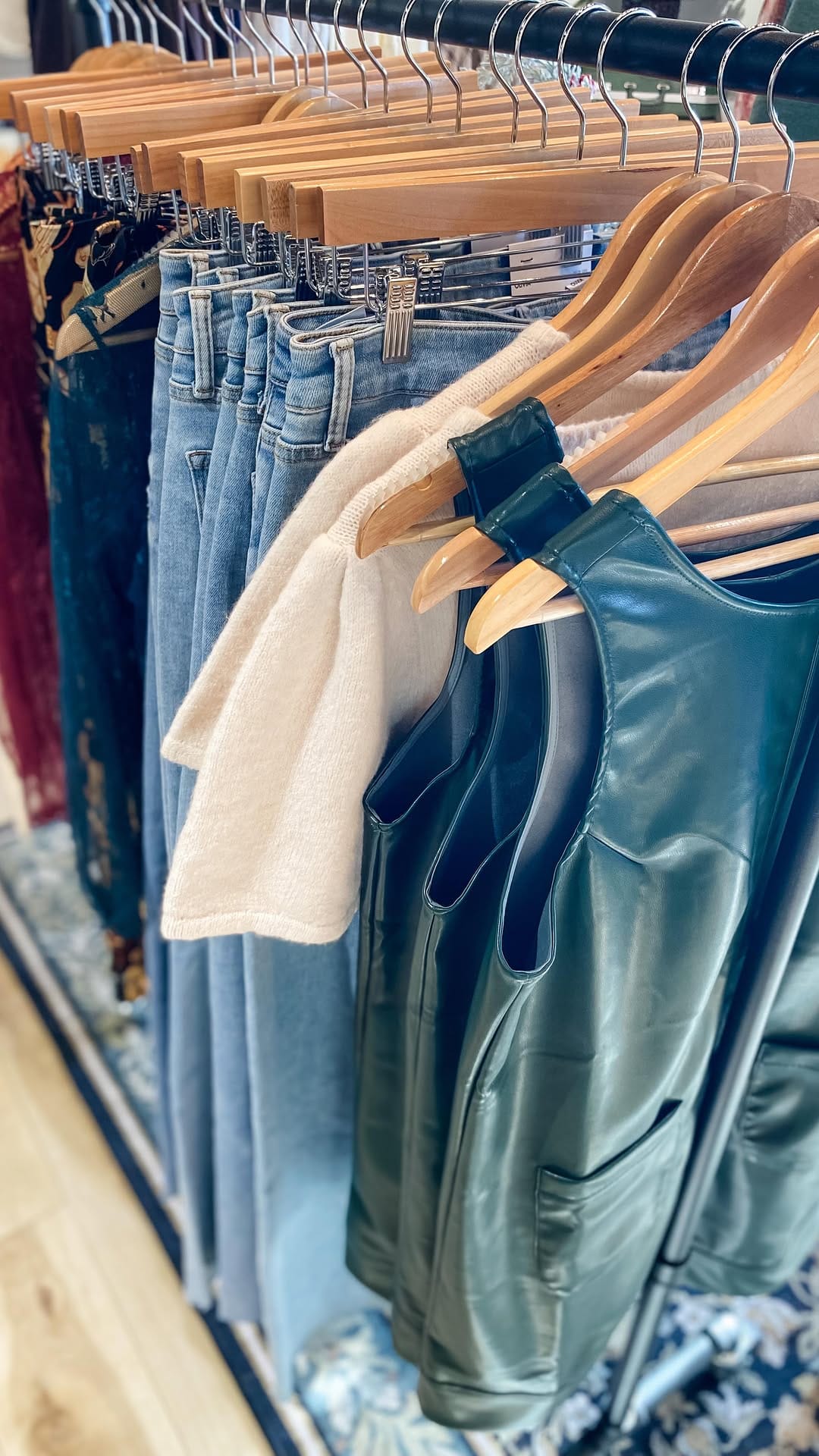 Post 10 by Evie & Co Boutique on Instagram (video)