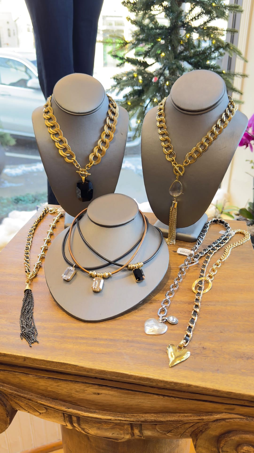 Post 5 by ENAZ Boutique on Instagram (video)