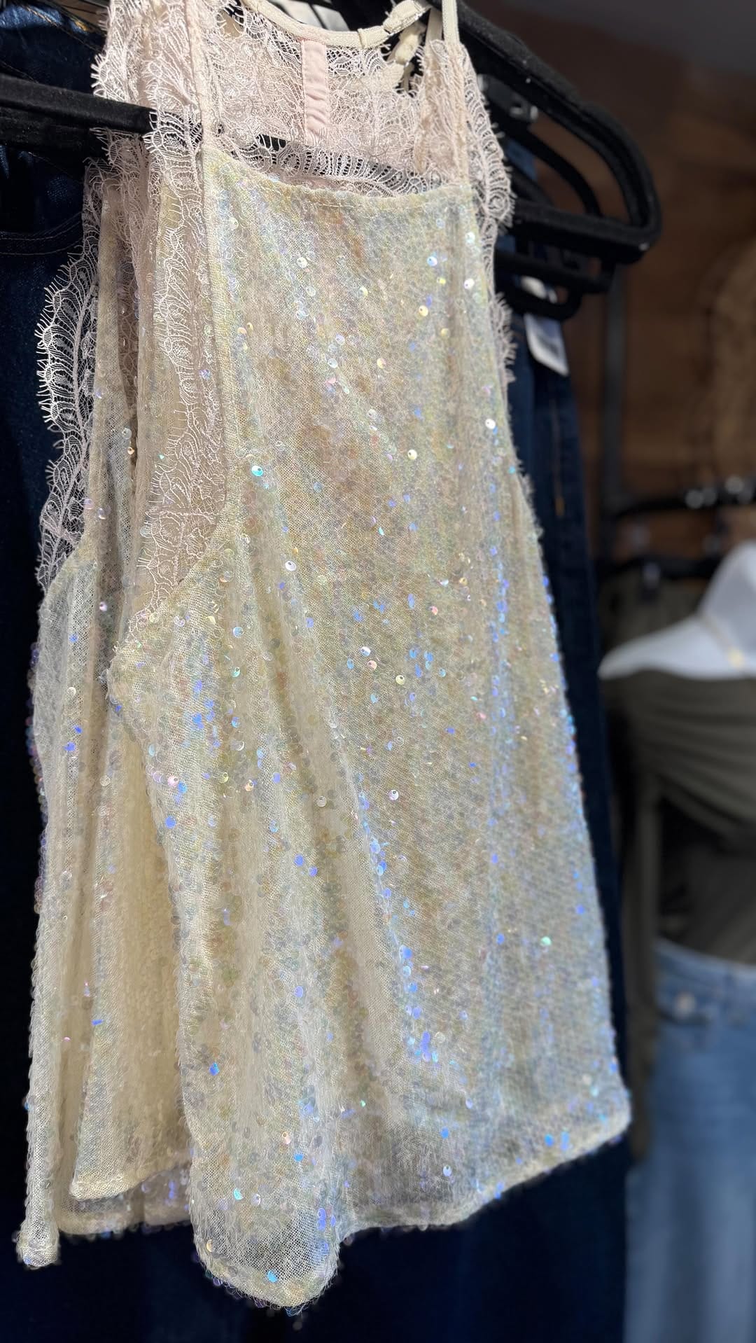 Post 11 by Home Decor, Gifts & Boutique on Instagram (video)