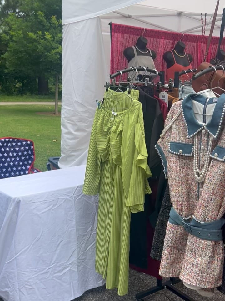 Post 2 by Women’s Online Boutique on Instagram (carousel)