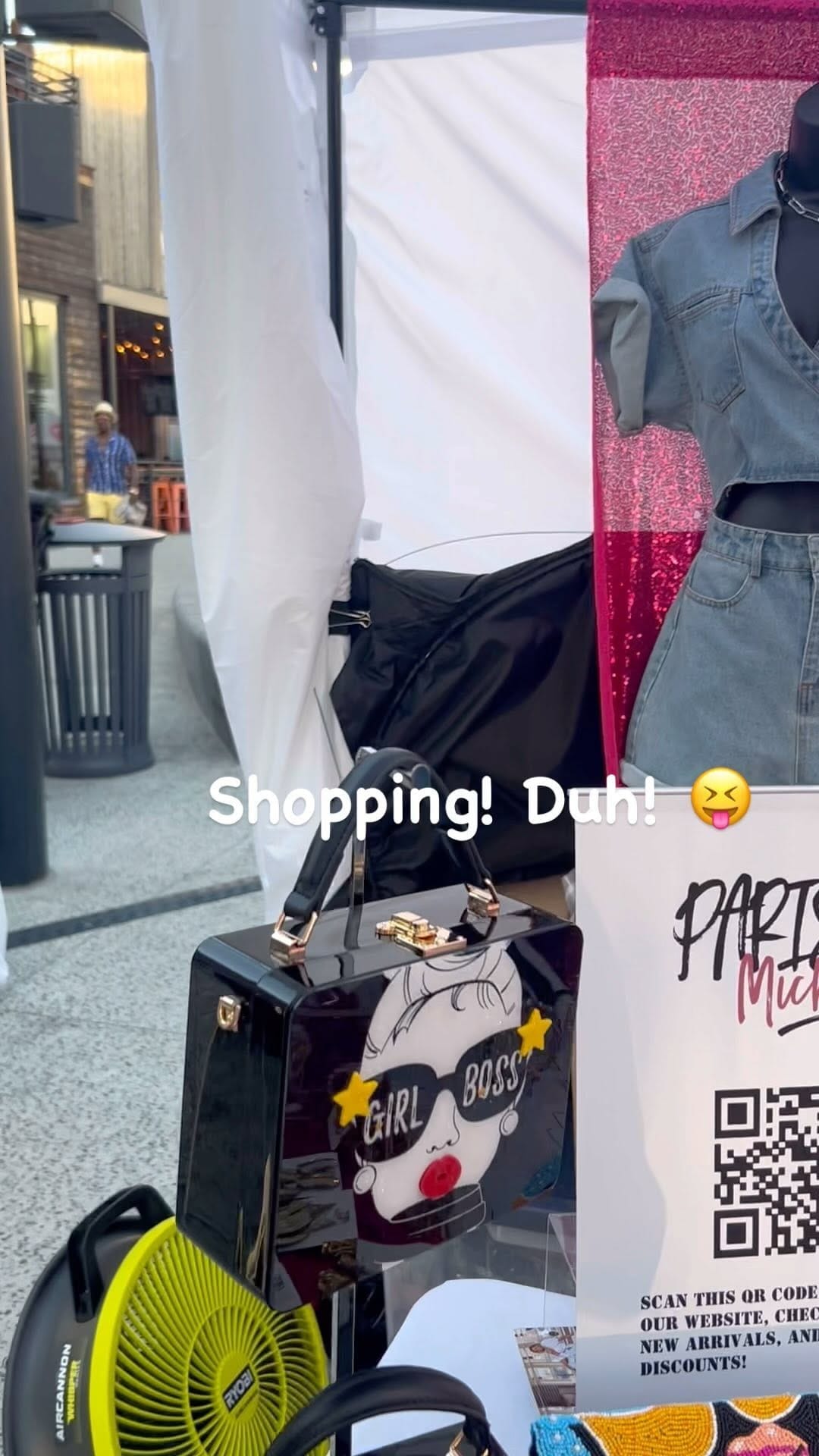 Post 11 by Women’s Online Boutique on Instagram (video)